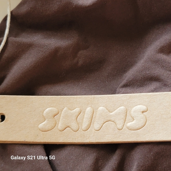 Skims Fits Everbody Triangle Bralette Cocoa Size M NWT (BR-TRI-2024) - Picture 5 of 11